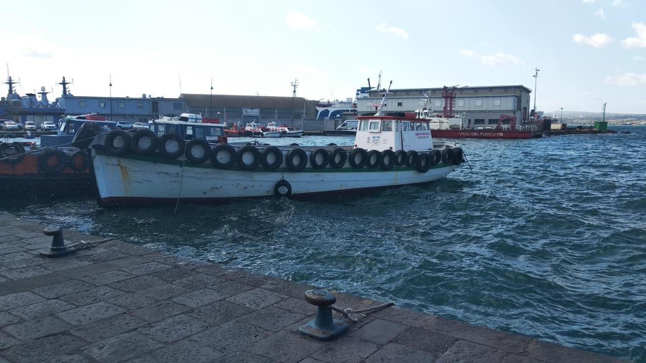 B&B Vecchia Darsena Augusta Exteriör bild