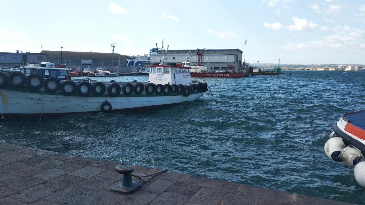 B&B Vecchia Darsena Augusta Exteriör bild